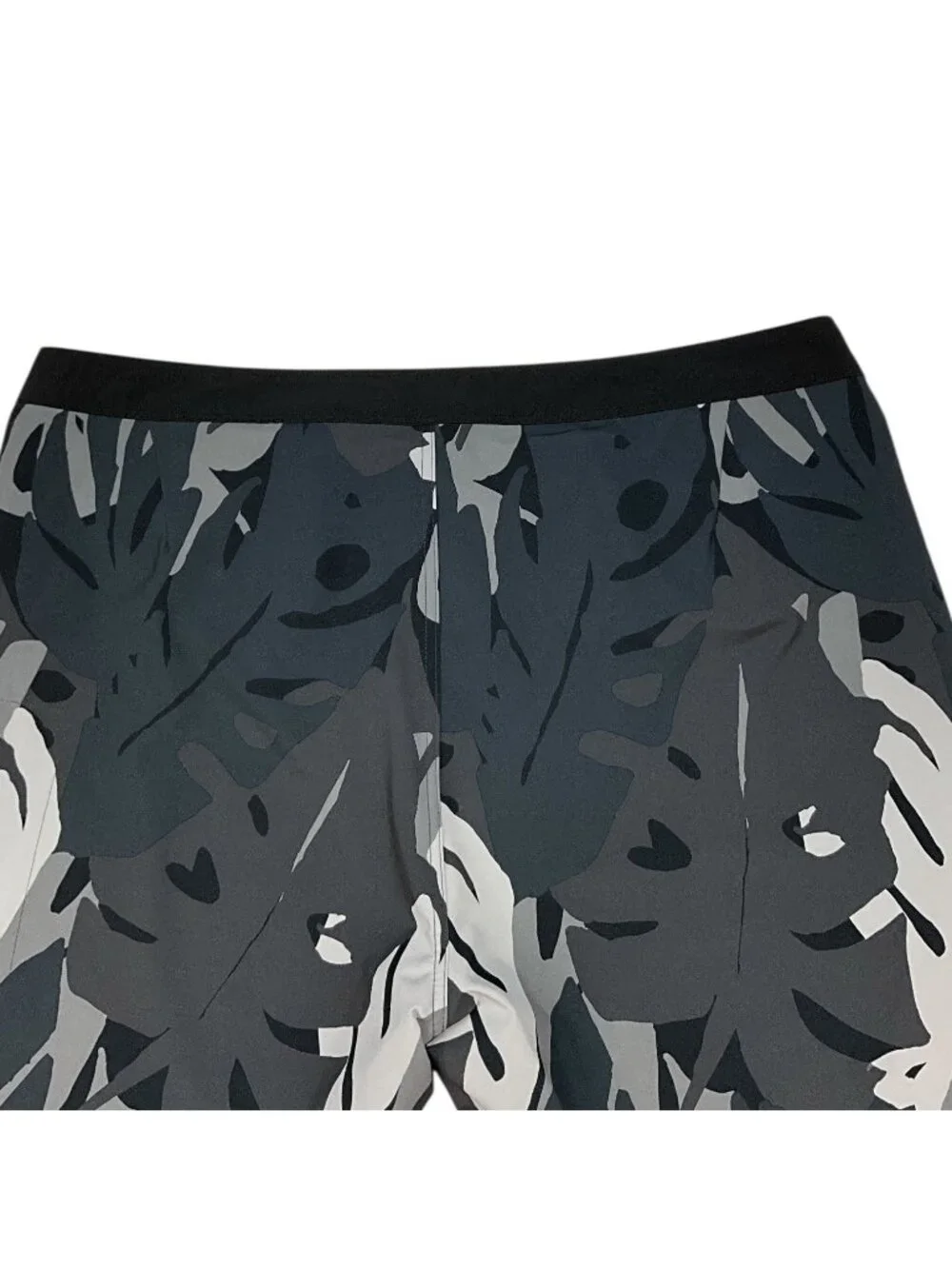 Vuori Infinity Boardshort Swimsuit 38 Charcoal Leaves Swimwear